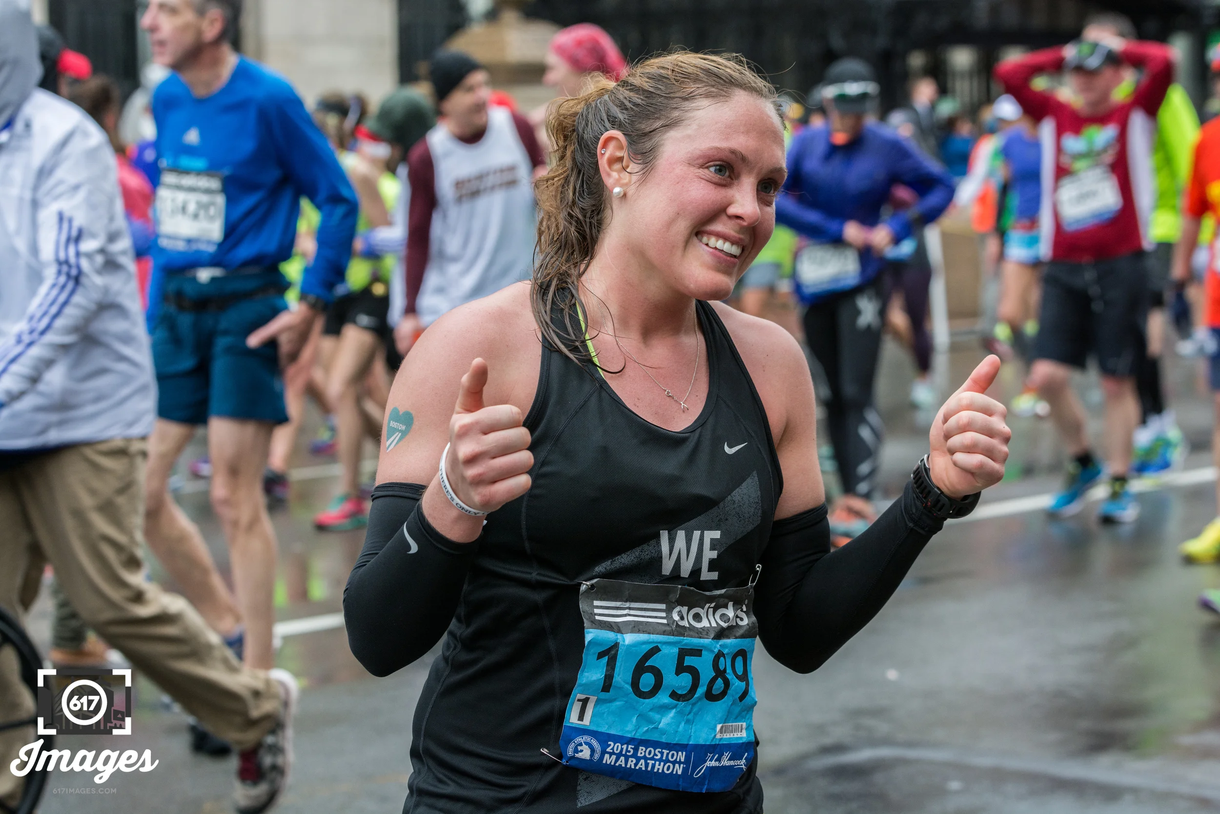 Thumbs up on finishing the marathon.&nbsp;