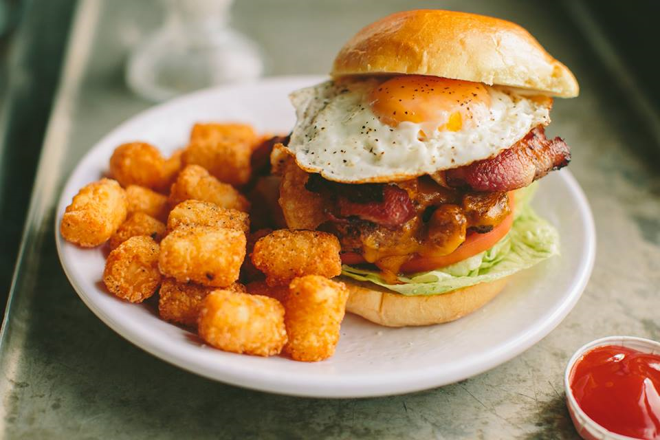 Burger Dive -&nbsp;Brunch Burger &nbsp;with lettuce, tomato, cage-free fried egg, cheddar cheese &amp; bacon!